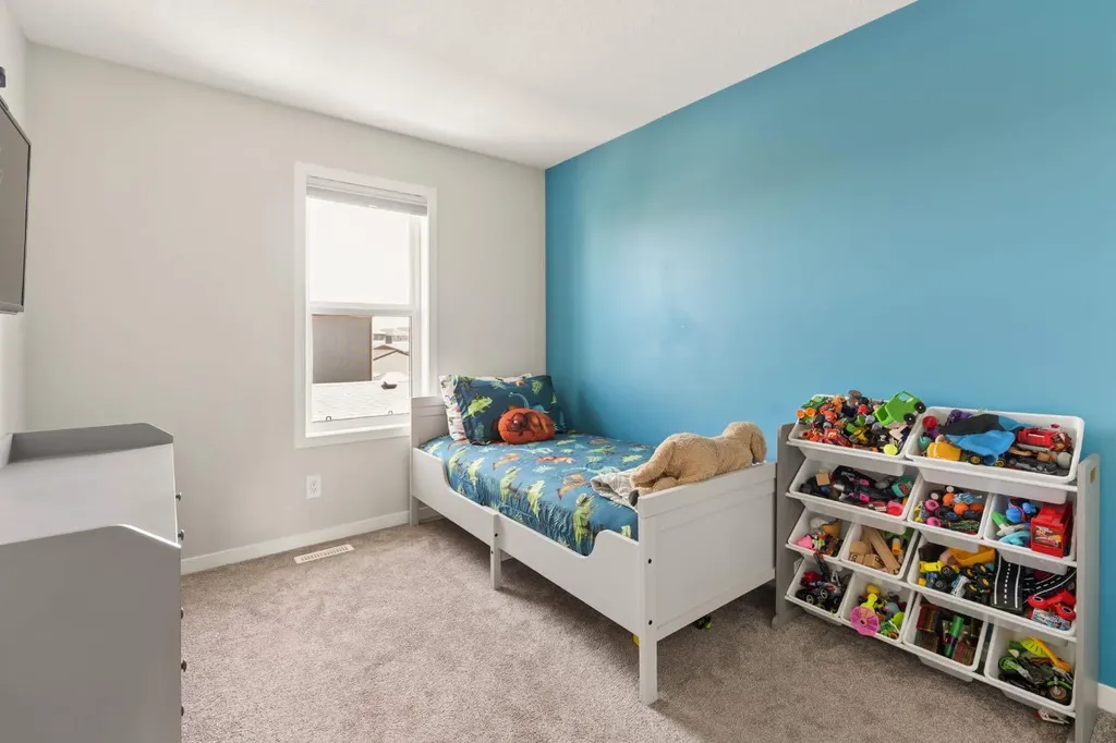 40 Magnolia Parade SE Calgary AB T3M 3E5