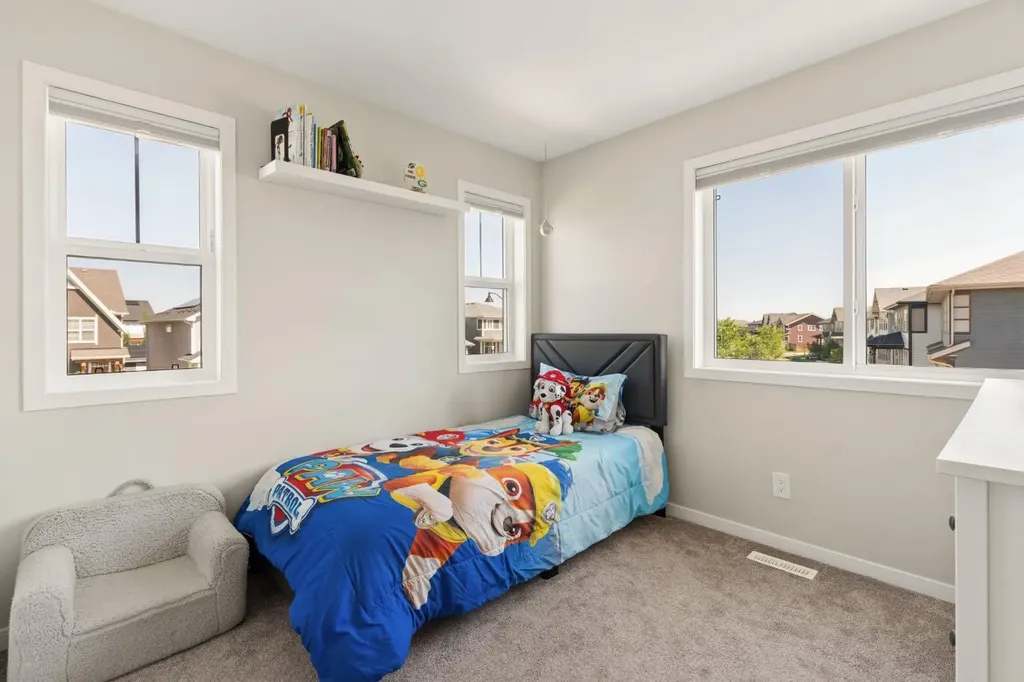 40 Magnolia Parade SE Calgary AB T3M 3E5