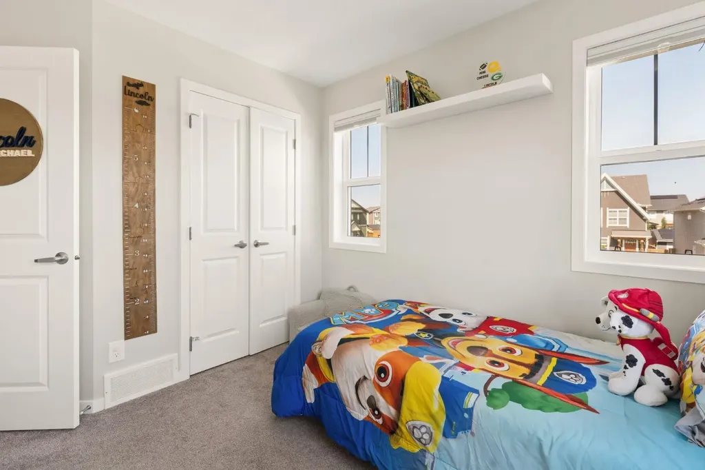 40 Magnolia Parade SE Calgary AB T3M 3E5