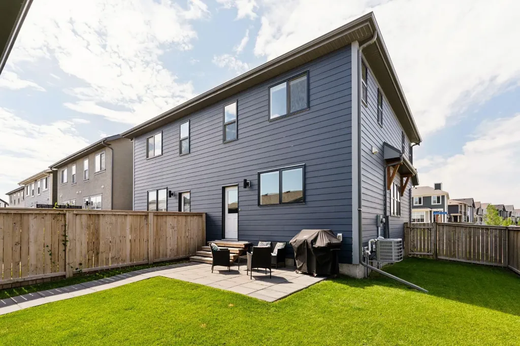 40 Magnolia Parade SE Calgary AB T3M 3E5