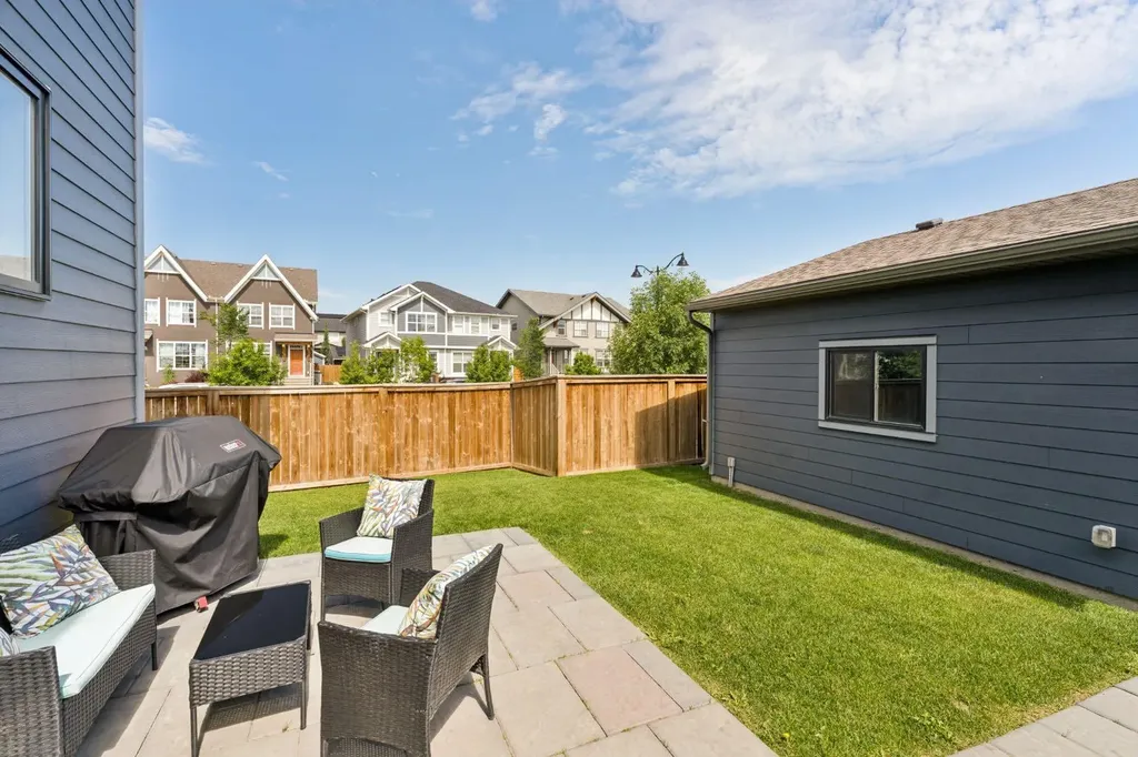 40 Magnolia Parade SE Calgary AB T3M 3E5