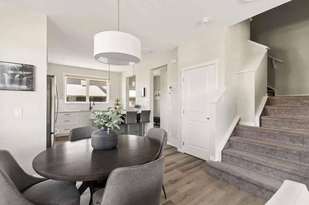 40 Magnolia Parade SE Calgary AB T3M 3E5