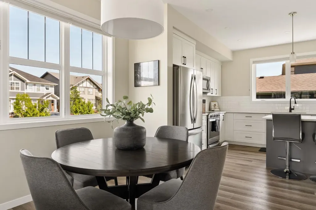40 Magnolia Parade SE Calgary AB T3M 3E5