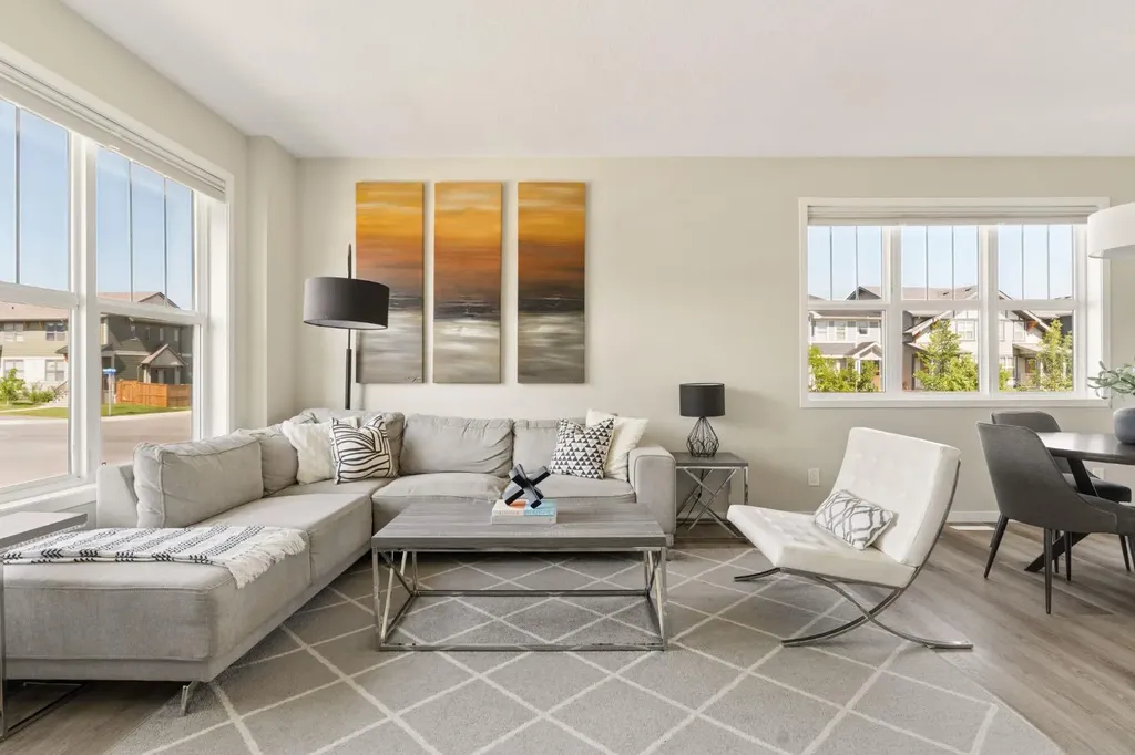 40 Magnolia Parade SE Calgary AB T3M 3E5