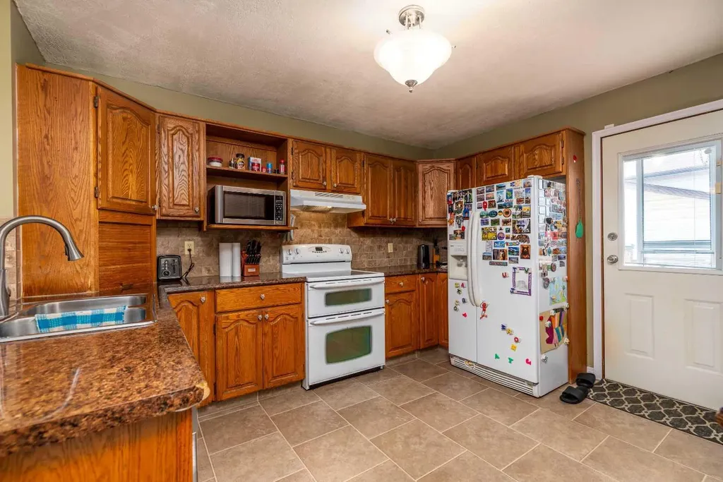 2604 57 A Avenue Lloydminster AB T9V 2M4