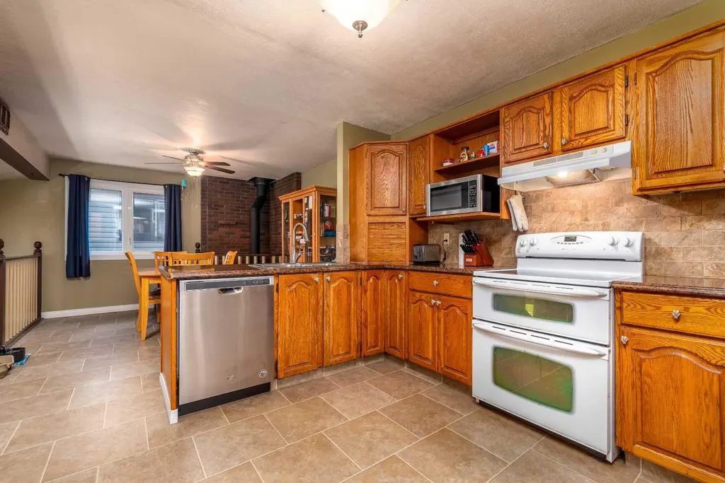 2604 57 A Avenue Lloydminster AB T9V 2M4