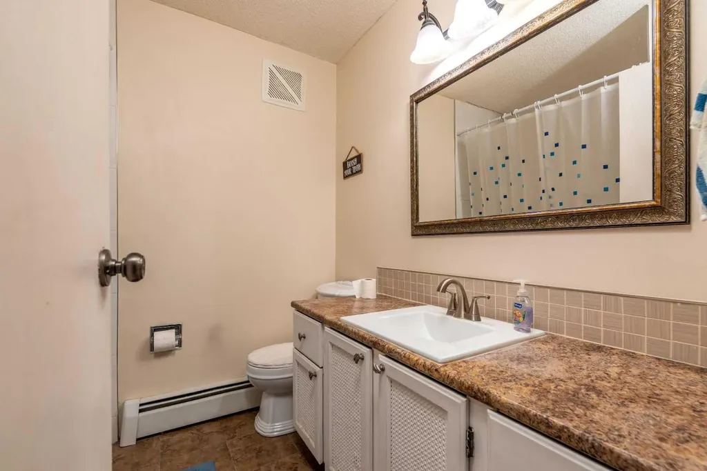 2604 57 A Avenue Lloydminster AB T9V 2M4