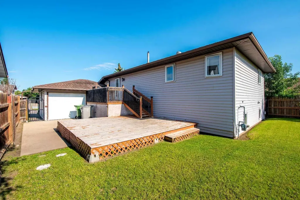 2604 57 A Avenue Lloydminster AB T9V 2M4