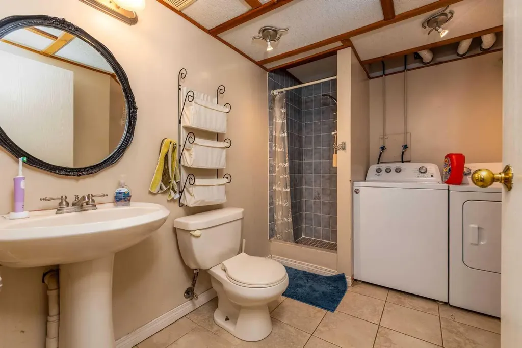 2604 57 A Avenue Lloydminster AB T9V 2M4