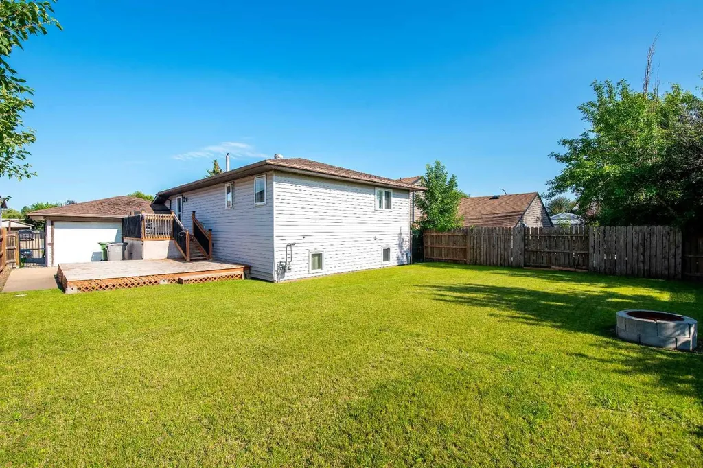 2604 57 A Avenue Lloydminster AB T9V 2M4