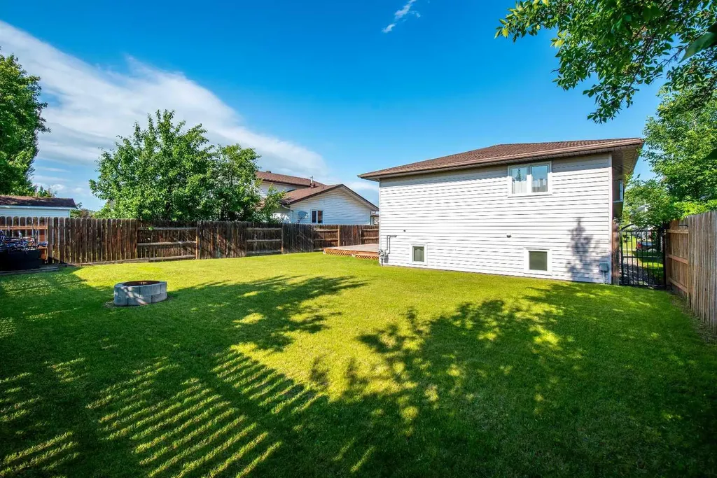 2604 57 A Avenue Lloydminster AB T9V 2M4