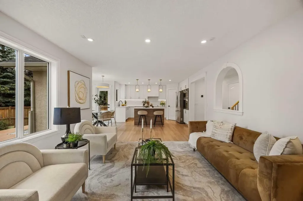 156 Strathridge Place SW Calgary AB T3H 4J1
