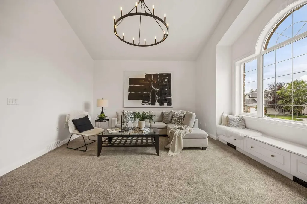 156 Strathridge Place SW Calgary AB T3H 4J1