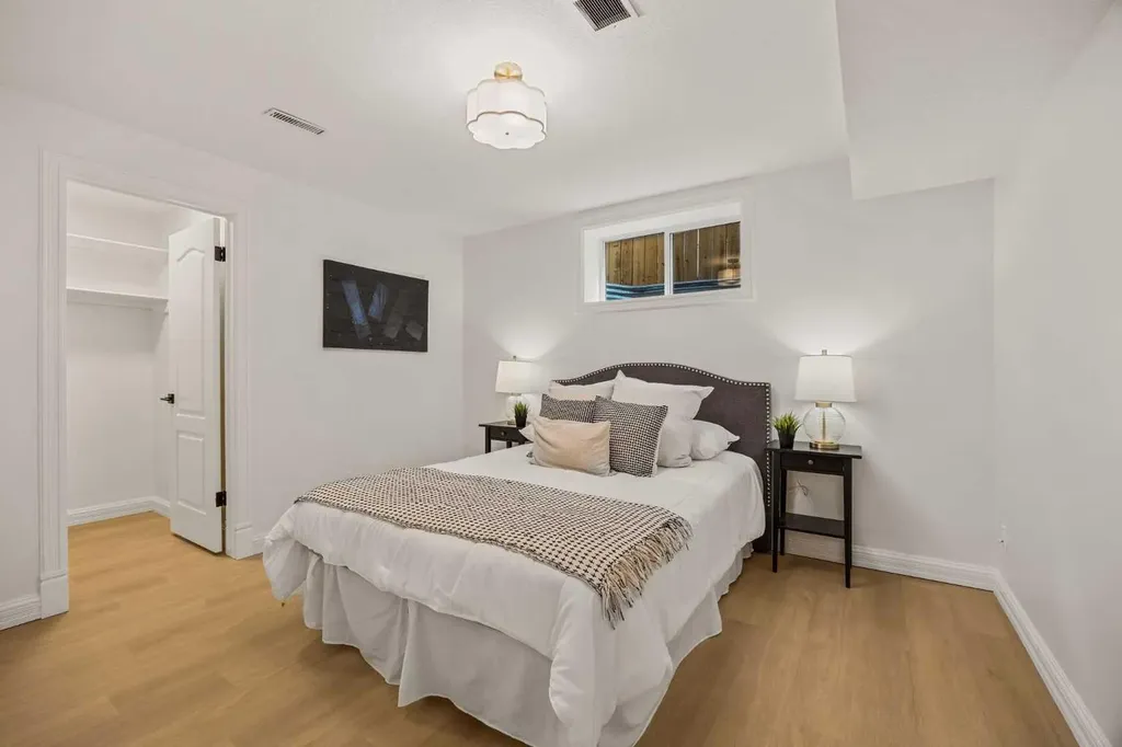 156 Strathridge Place SW Calgary AB T3H 4J1