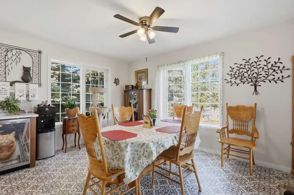 428 6 Avenue Elnora AB T0M 0Y0