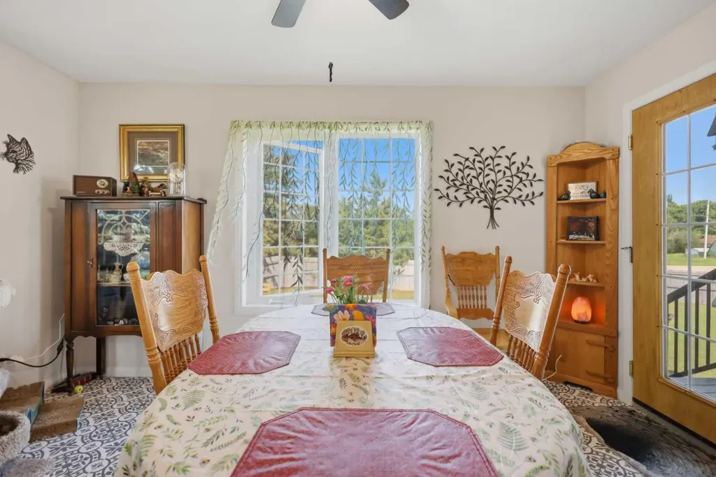 428 6 Avenue Elnora AB T0M 0Y0