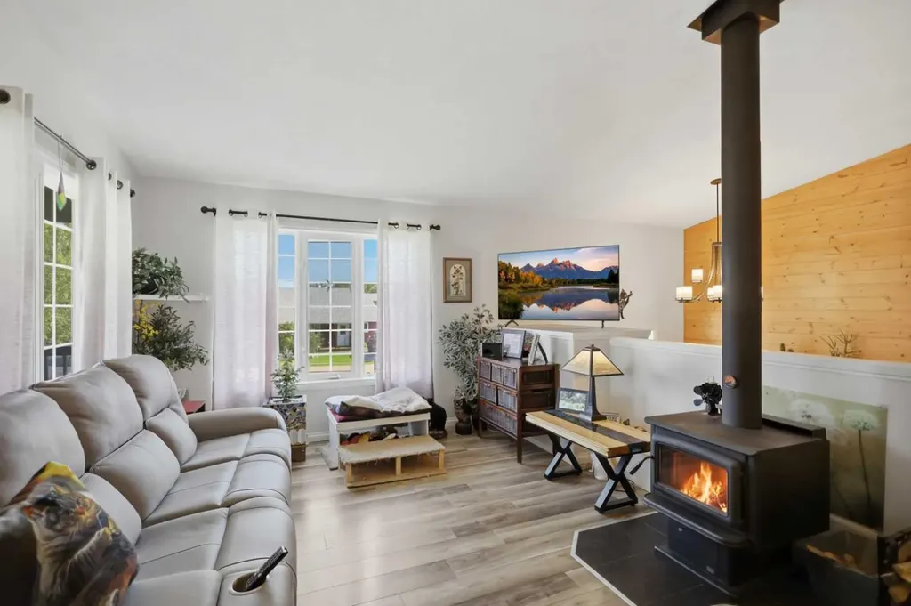 428 6 Avenue Elnora AB T0M 0Y0