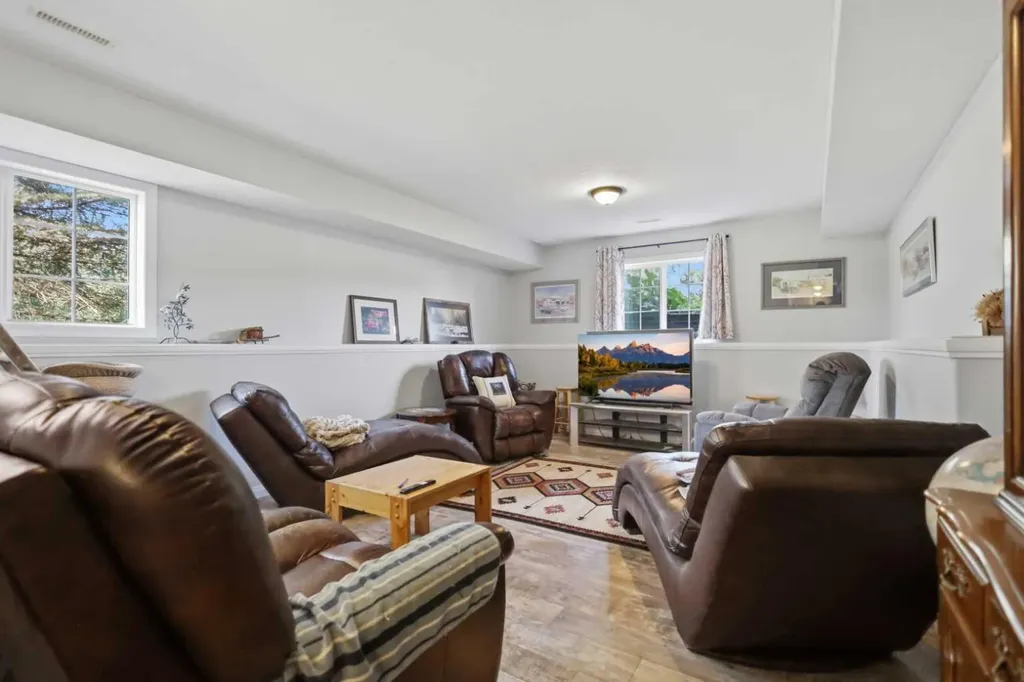 428 6 Avenue Elnora AB T0M 0Y0