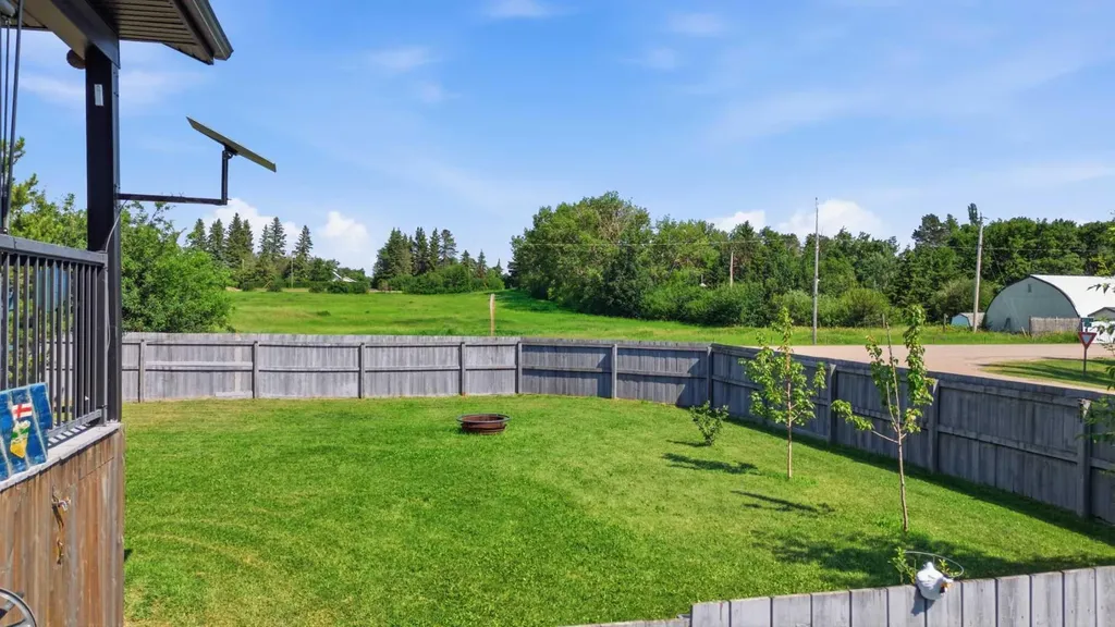 428 6 Avenue Elnora AB T0M 0Y0