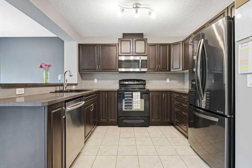 14 River Heights Crescent Cochrane AB T4C 0J3