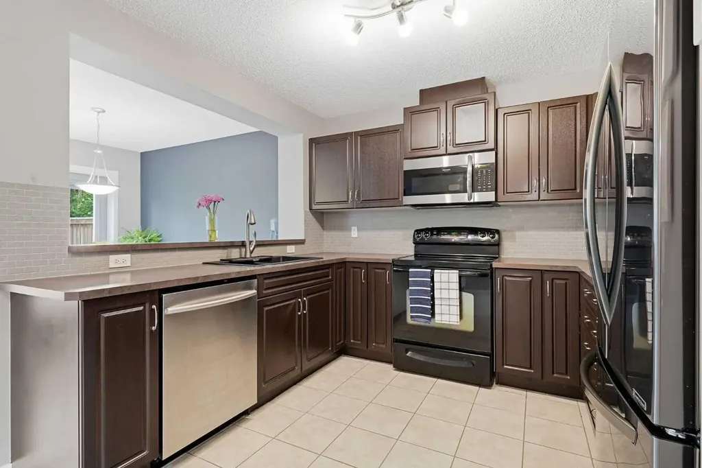 14 River Heights Crescent Cochrane AB T4C 0J3
