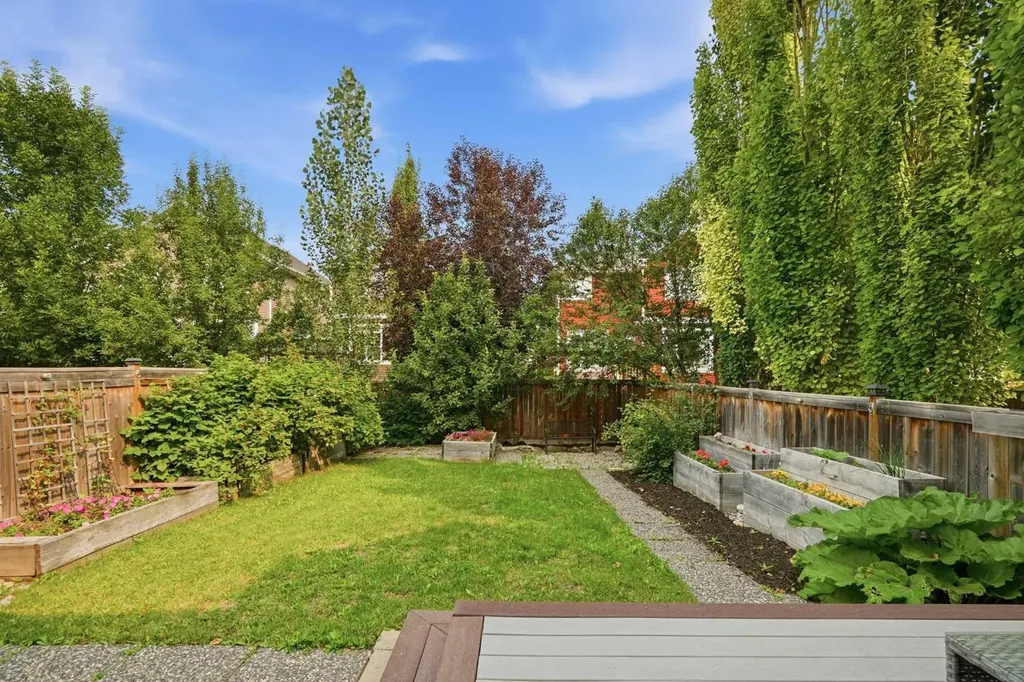 14 River Heights Crescent Cochrane AB T4C 0J3