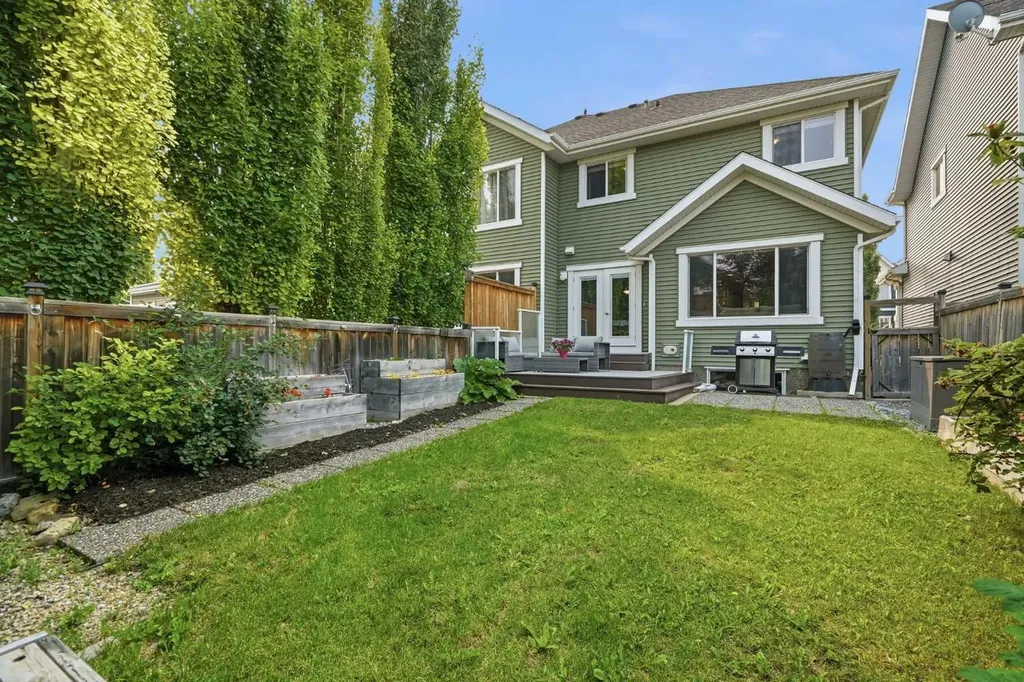 14 River Heights Crescent Cochrane AB T4C 0J3