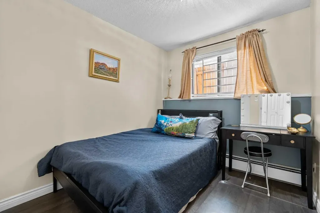 2407 17 Street SW Calgary AB T2T 4M9