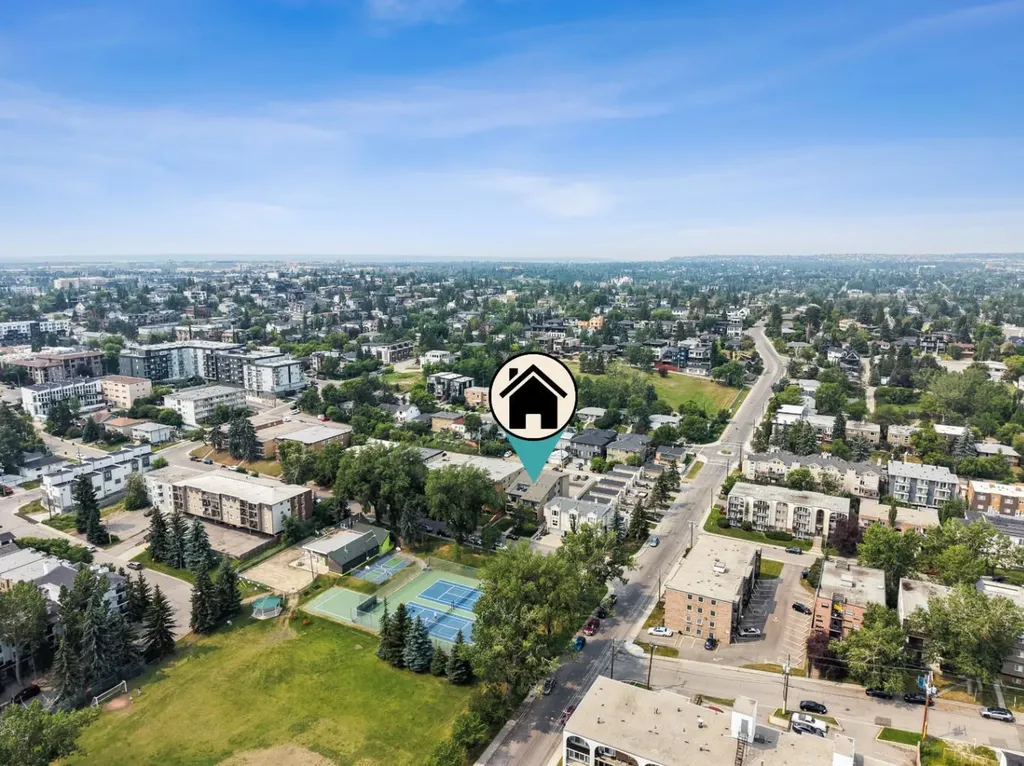 2407 17 Street SW Calgary AB T2T 4M9