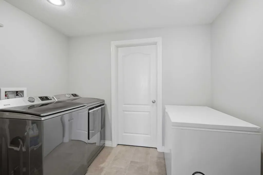 85 Grand Avenue Norglenwold AB T4S 1S5