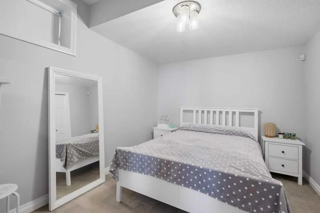 85 Grand Avenue Norglenwold AB T4S 1S5