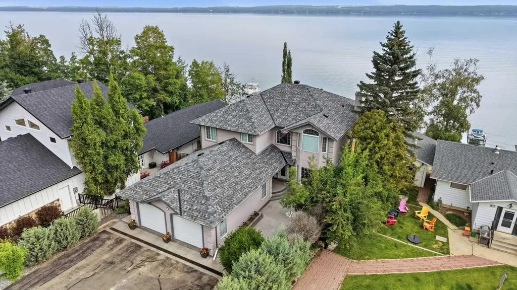 85 Grand Avenue Norglenwold AB T4S 1S5
