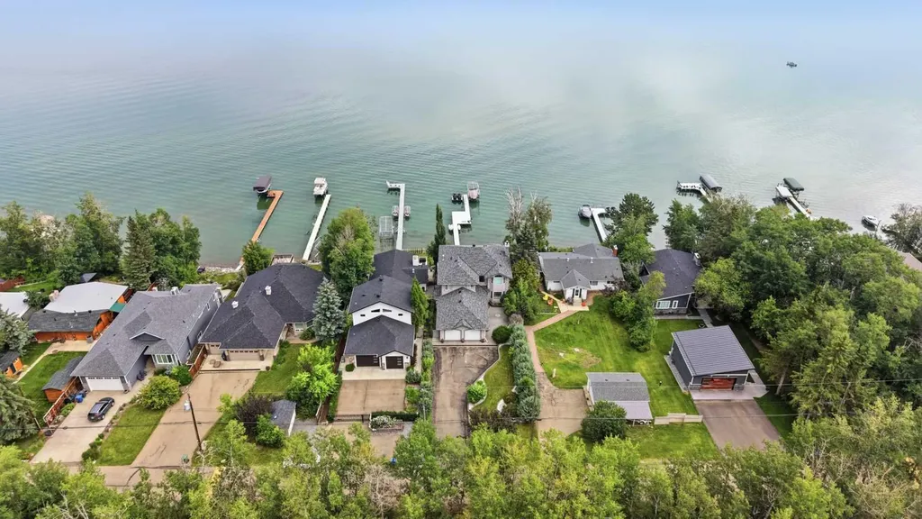 85 Grand Avenue Norglenwold AB T4S 1S5
