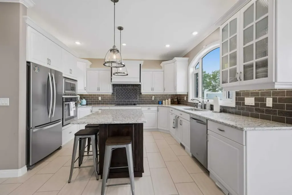 85 Grand Avenue Norglenwold AB T4S 1S5