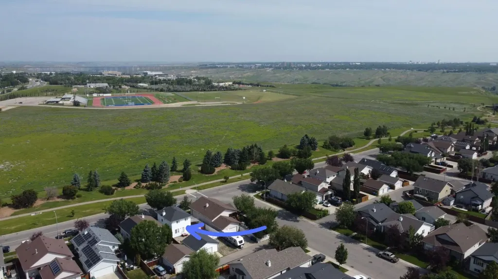86 Riverstone Boulevard W Lethbridge AB T1K 7X5