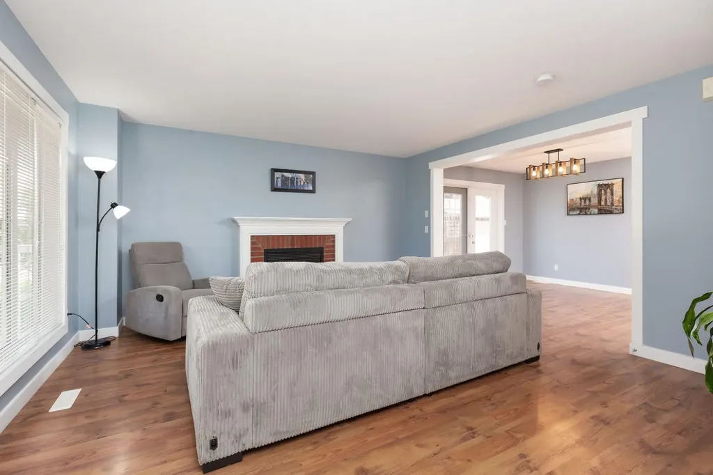 86 Riverstone Boulevard W Lethbridge AB T1K 7X5