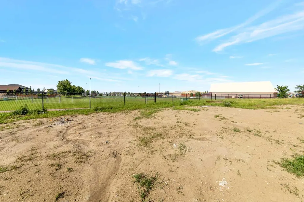 6906 35 Street Lloydminster AB T9V 2Z4