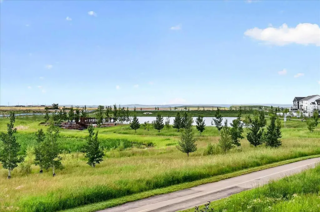 90 Savoy Landing SE Calgary AB T2S 0G6