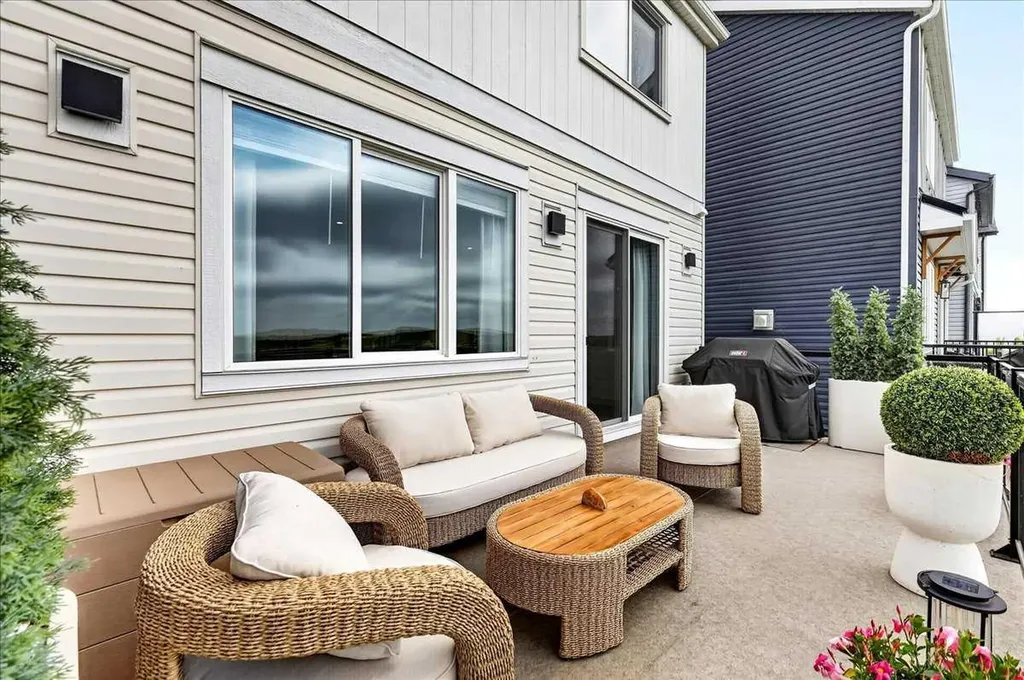 90 Savoy Landing SE Calgary AB T2S 0G6