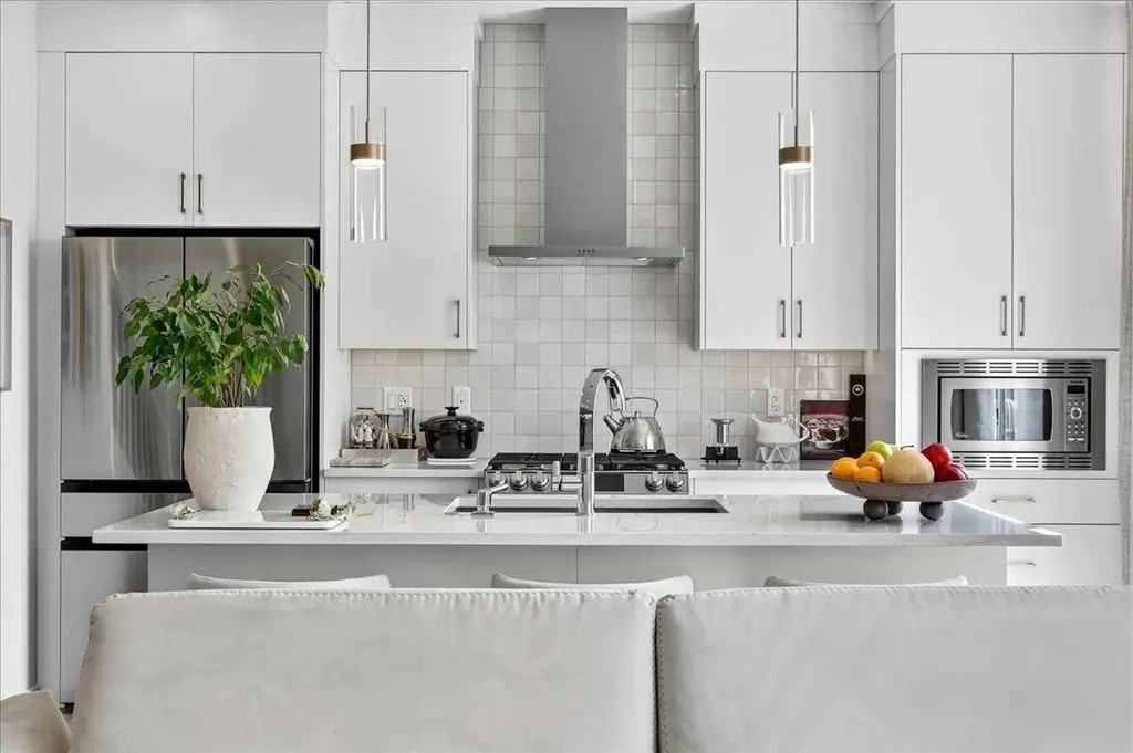 90 Savoy Landing SE Calgary AB T2S 0G6