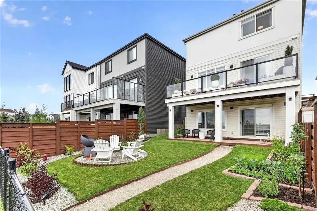 90 Savoy Landing SE Calgary AB T2S 0G6