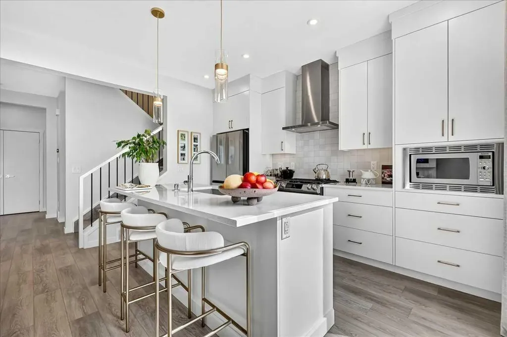 90 Savoy Landing SE Calgary AB T2S 0G6