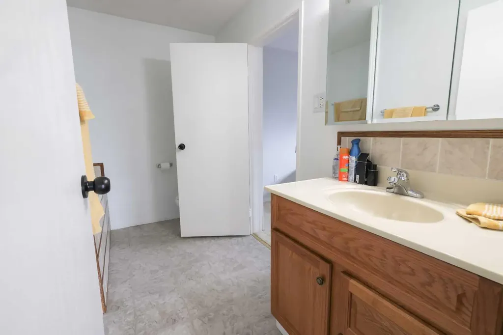 5116 51 Avenue Caroline AB T0M 0M0