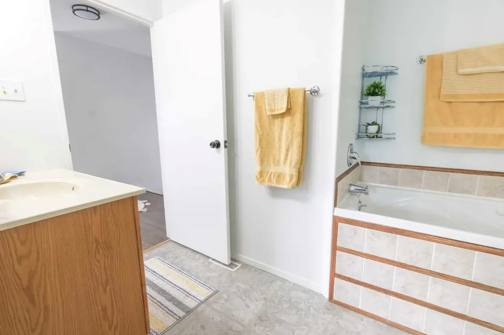 5116 51 Avenue Caroline AB T0M 0M0
