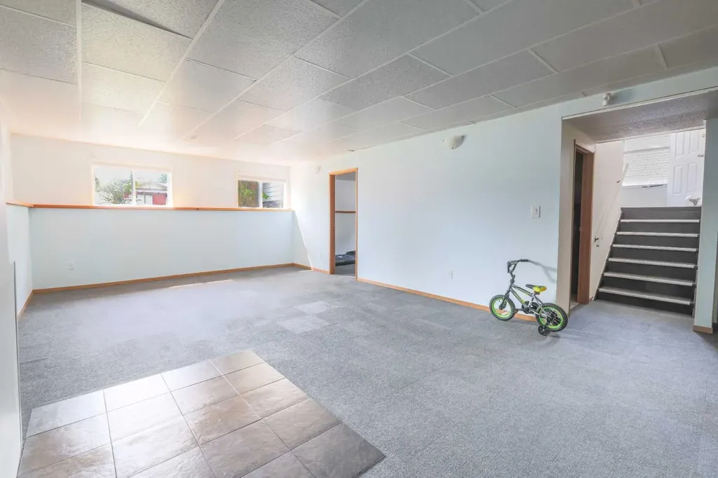 5116 51 Avenue Caroline AB T0M 0M0