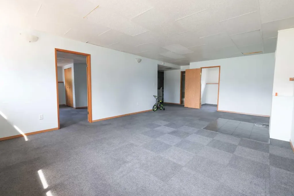 5116 51 Avenue Caroline AB T0M 0M0