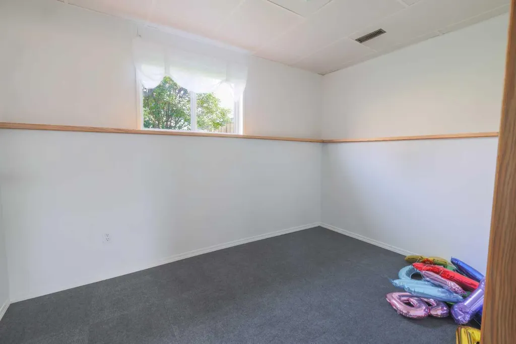 5116 51 Avenue Caroline AB T0M 0M0
