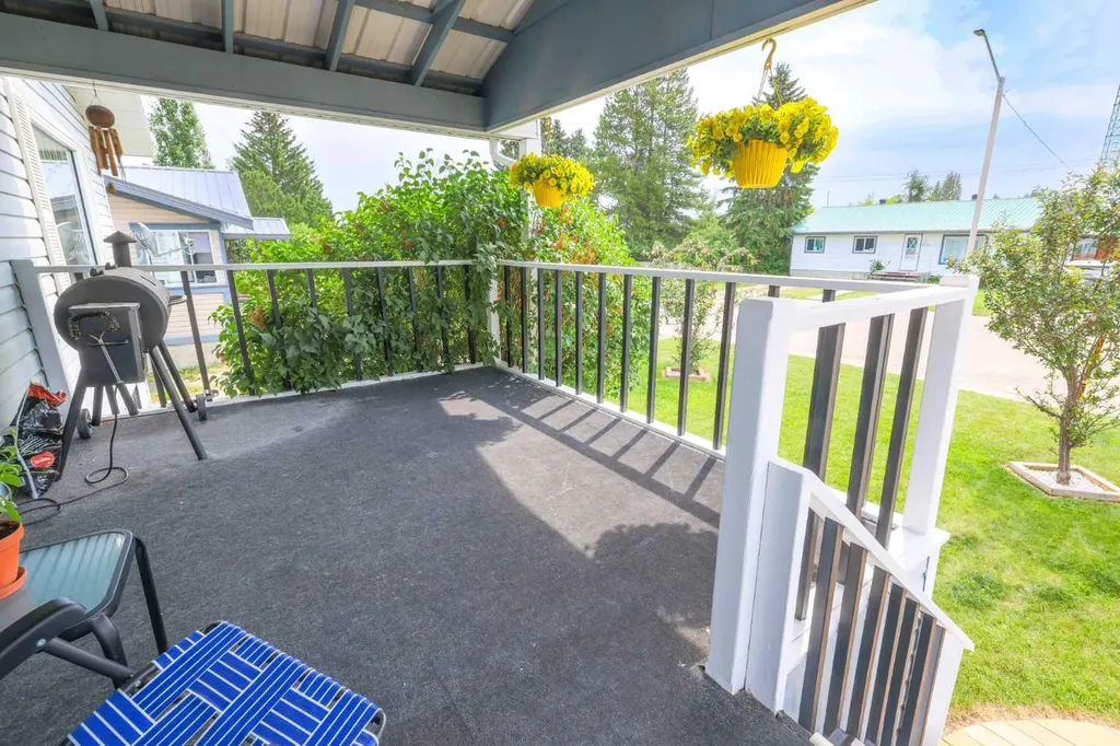 5116 51 Avenue Caroline AB T0M 0M0