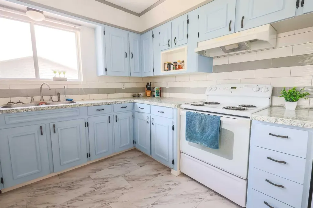5116 51 Avenue Caroline AB T0M 0M0