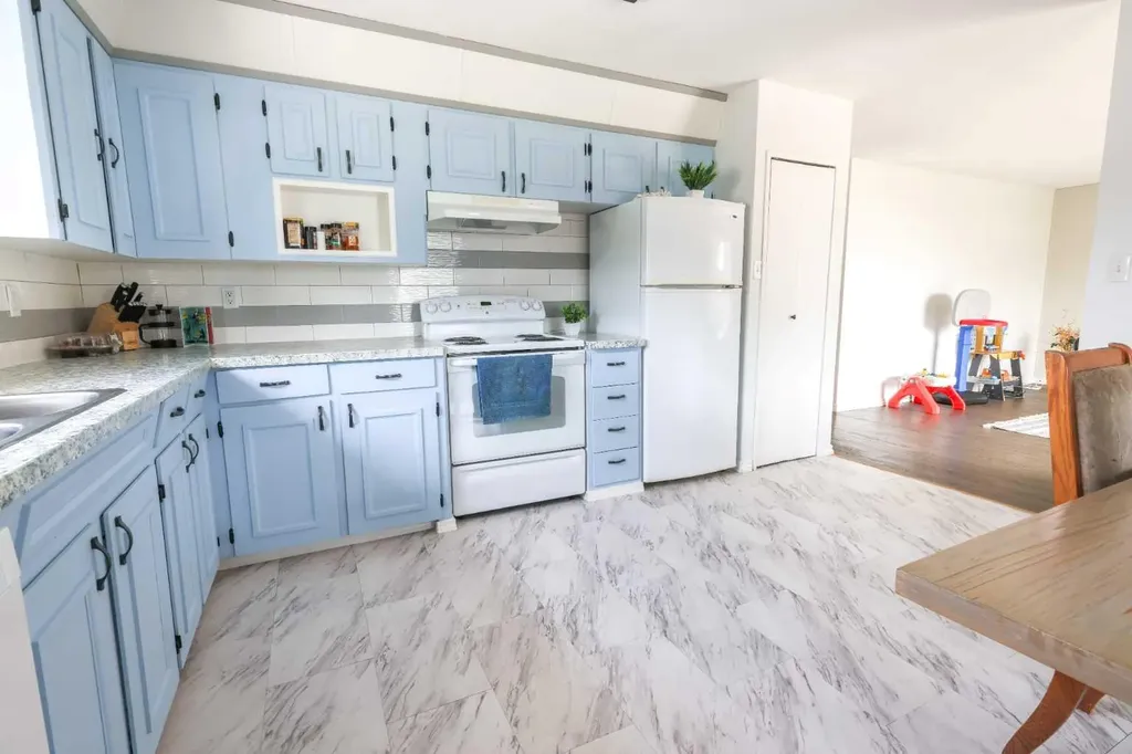 5116 51 Avenue Caroline AB T0M 0M0